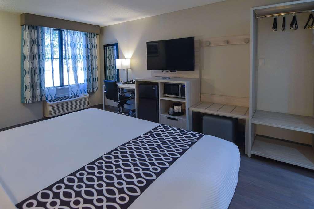 Best Western Plus Lafayette Hotel University Area 객실 사진