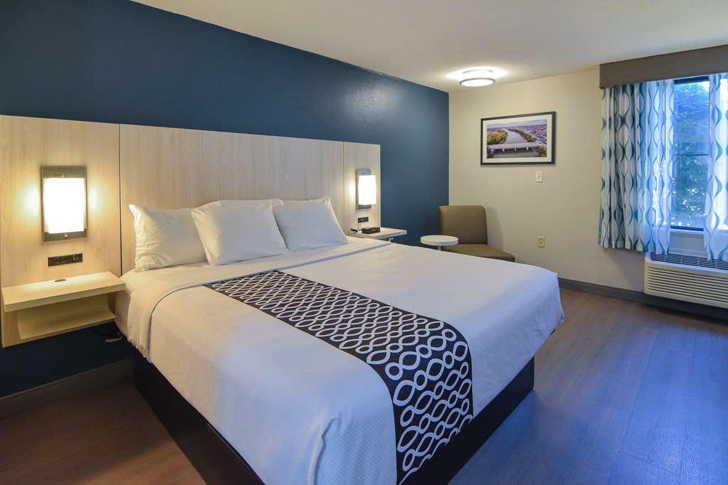 Best Western Plus Lafayette Hotel University Area 객실 사진