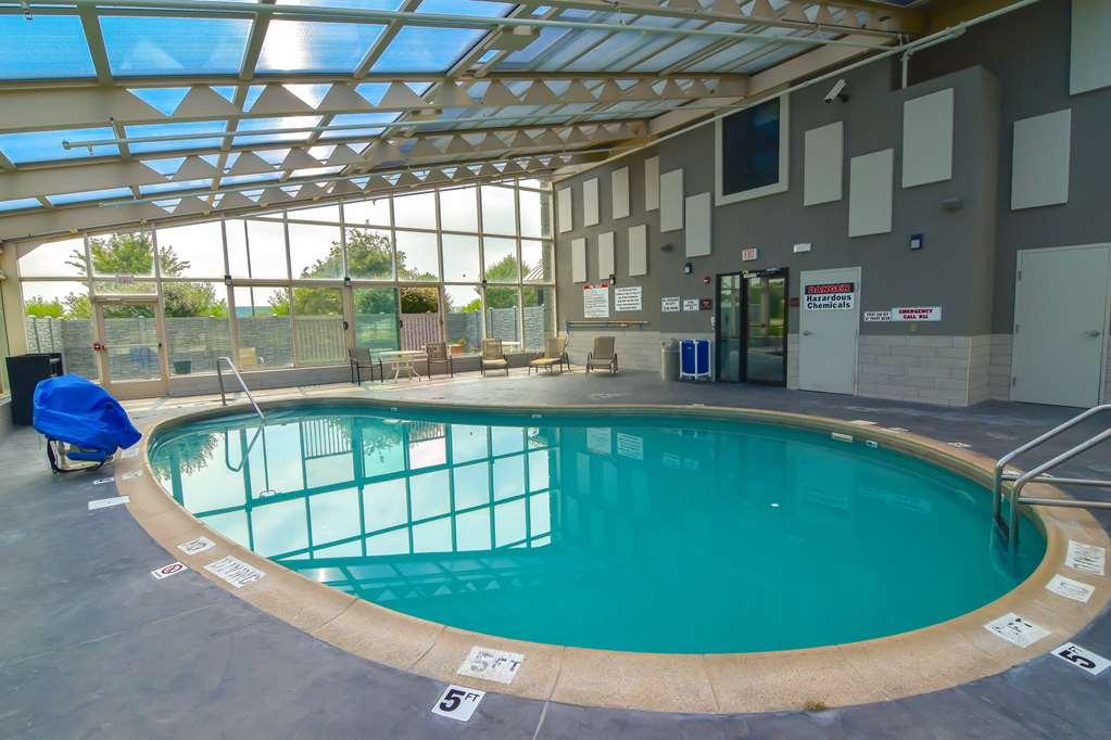Best Western Plus Lafayette Hotel University Area 시설 사진