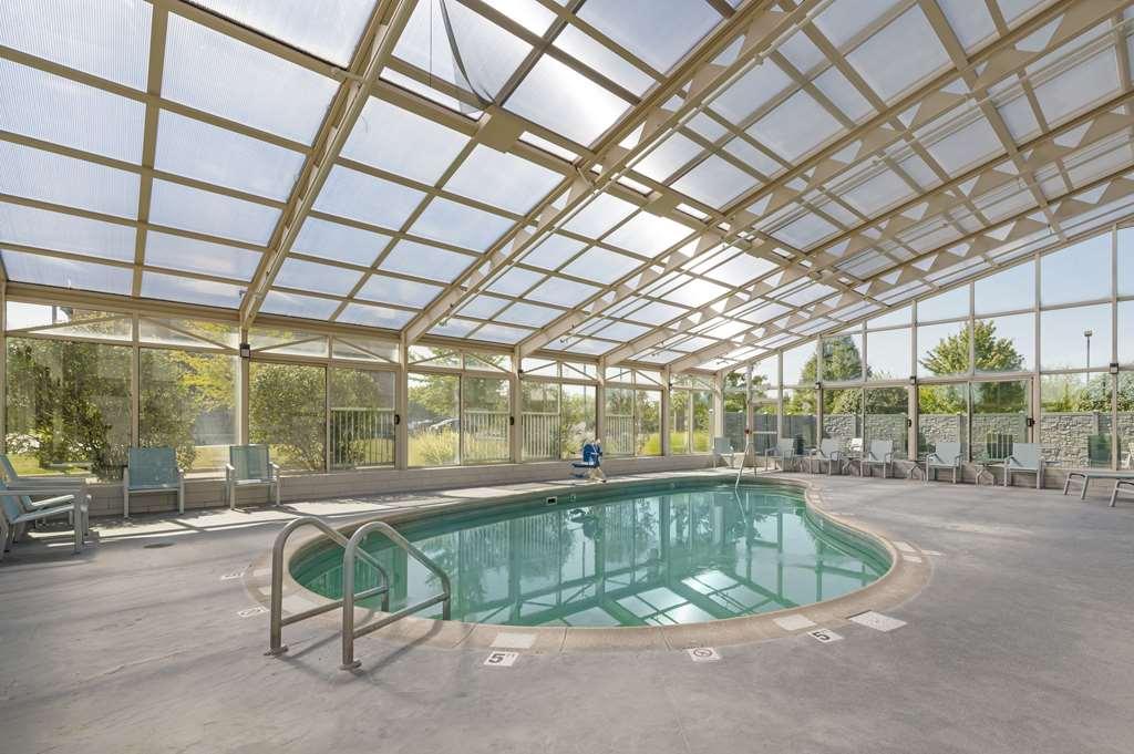 Best Western Plus Lafayette Hotel University Area 시설 사진