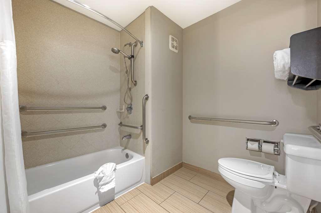 Best Western Plus Lafayette Hotel University Area 객실 사진